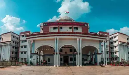 बिलासपुर स्थित अटल बिहारी वाजपेयी विश्वविद्यालय का 5वां दीक्षांत समारोह ~ सवितर्क News