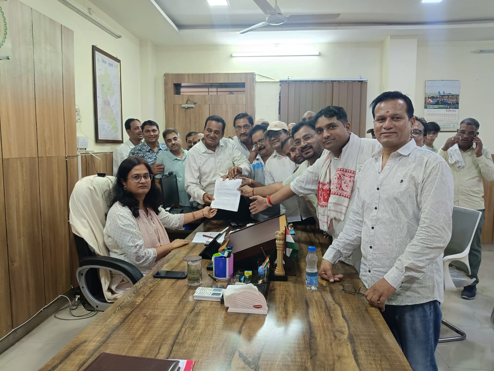 मध्य प्रदेश के रीवा शहर में जैन साध्वियों के साथ दर्दनाक सड़क हादसा हुआ था। इस हादसे में आर्यिका श्री 105 श्रुतमति माताजी और आर्यिका श्री उपशममति माताजी का दुखद समाधिमरण हो गया था